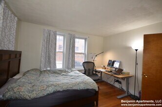 316 Tappan St, Unit 1 in Brookline, MA - Foto de edificio - Building Photo