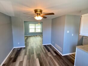 83 Marco Ln in Dayton, OH - Foto de edificio - Building Photo