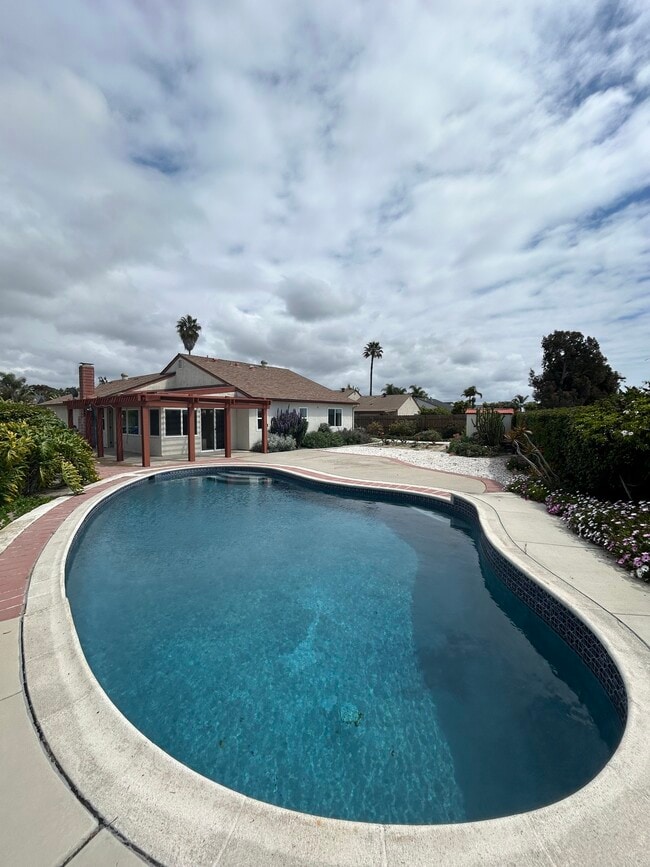 4071 Johnson Dr in Oceanside, CA - Foto de edificio - Building Photo