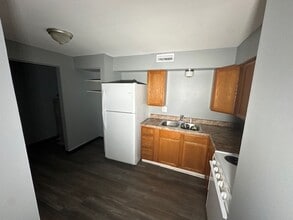 101 N McReynolds Ct in Peoria, IL - Building Photo - Building Photo