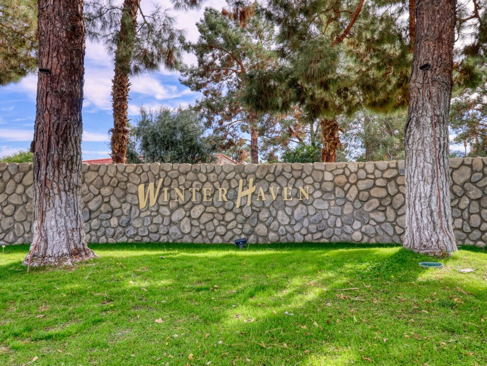 171 Winterhaven Cir in Palm Desert, CA - Building Photo