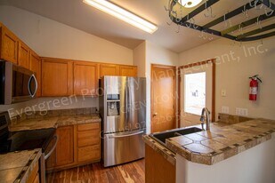 2371 Turquoise St in Loveland, CO - Building Photo