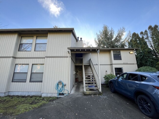 4634 SW Vermont St in Portland, OR - Building Photo - Building Photo