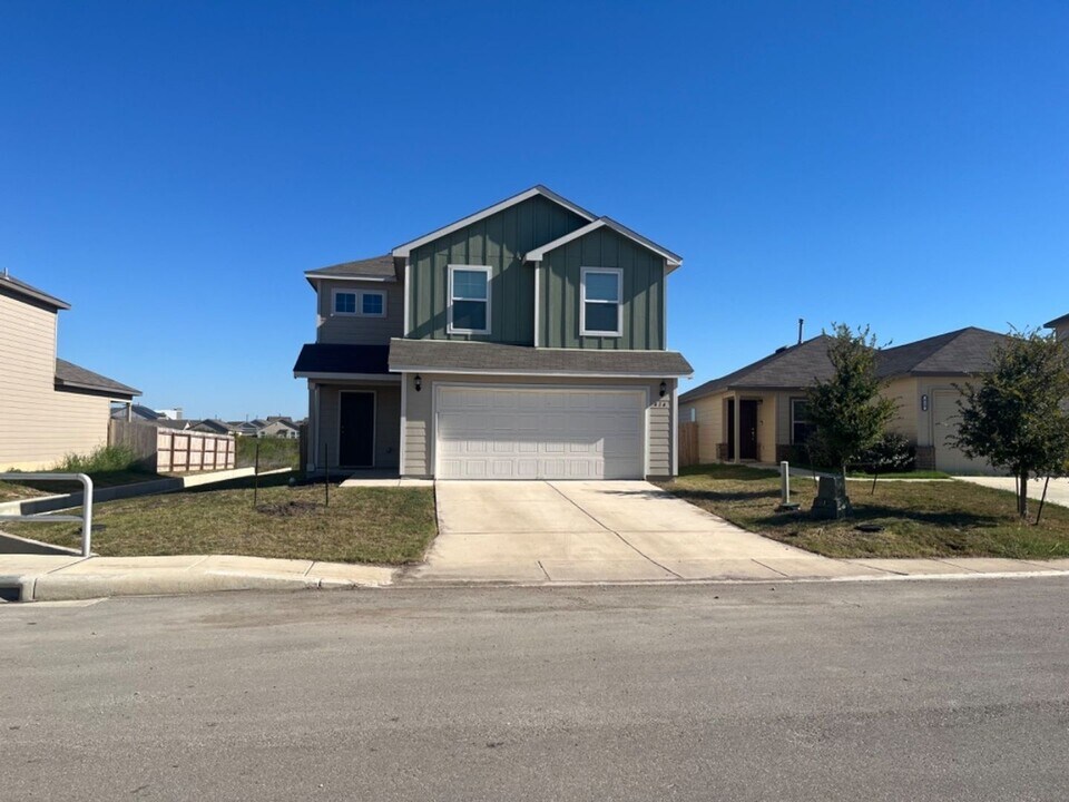 414 Retama Pass in San Antonio, TX - Building Photo