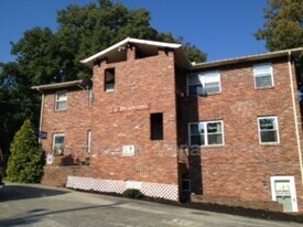 5017 Inskip Rd in Knoxville, TN - Building Photo