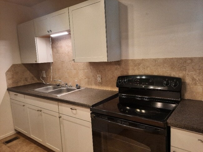 512 Phoenix Ave in Daytona Beach, FL - Building Photo - Building Photo