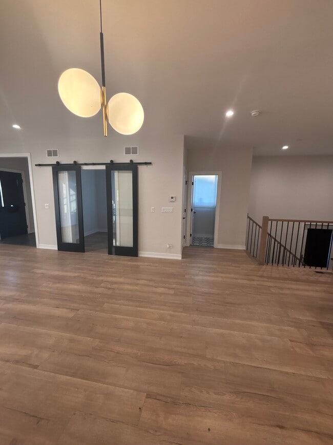 6853 W Belmont Ave, Unit 1R in Chicago, IL - Building Photo - Building Photo