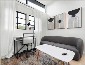 400 E 30th St, Unit 200 in Austin, TX - Foto de edificio - Building Photo