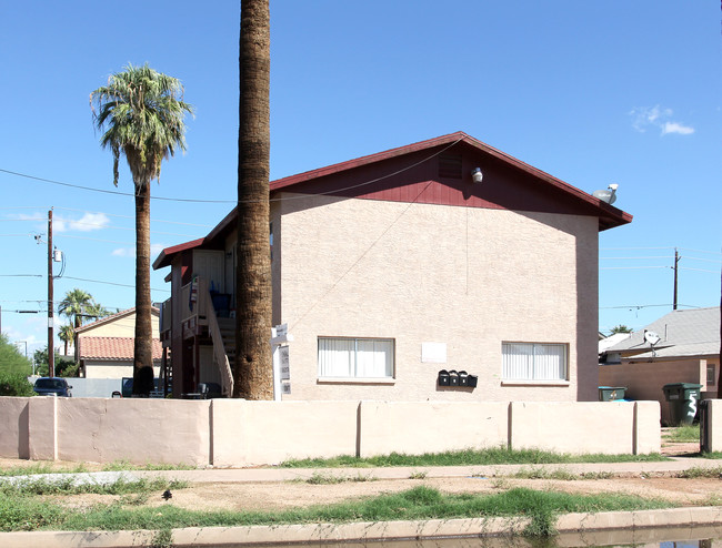 1110 E Pierce in Phoenix, AZ - Foto de edificio - Building Photo