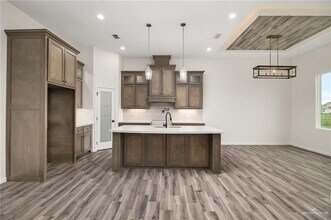 1010 Azalea St in Mission, TX - Building Photo - Building Photo