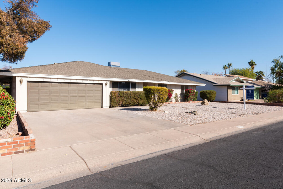 320 E Ellis Dr in Tempe, AZ - Building Photo