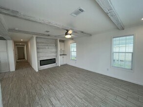 385 Jose Gaspar Dr in North Fort Myers, FL - Building Photo - Building Photo