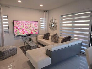 249 NW 12th Ave in Miami, FL - Building Photo - Building Photo