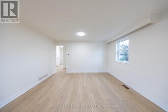 154 Fitzgibbon Ave in Toronto, ON - Building Photo - Building Photo