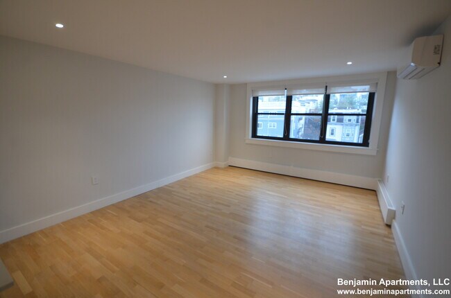 1422 Columbia Rd, Unit 6j in Boston, MA - Building Photo - Building Photo