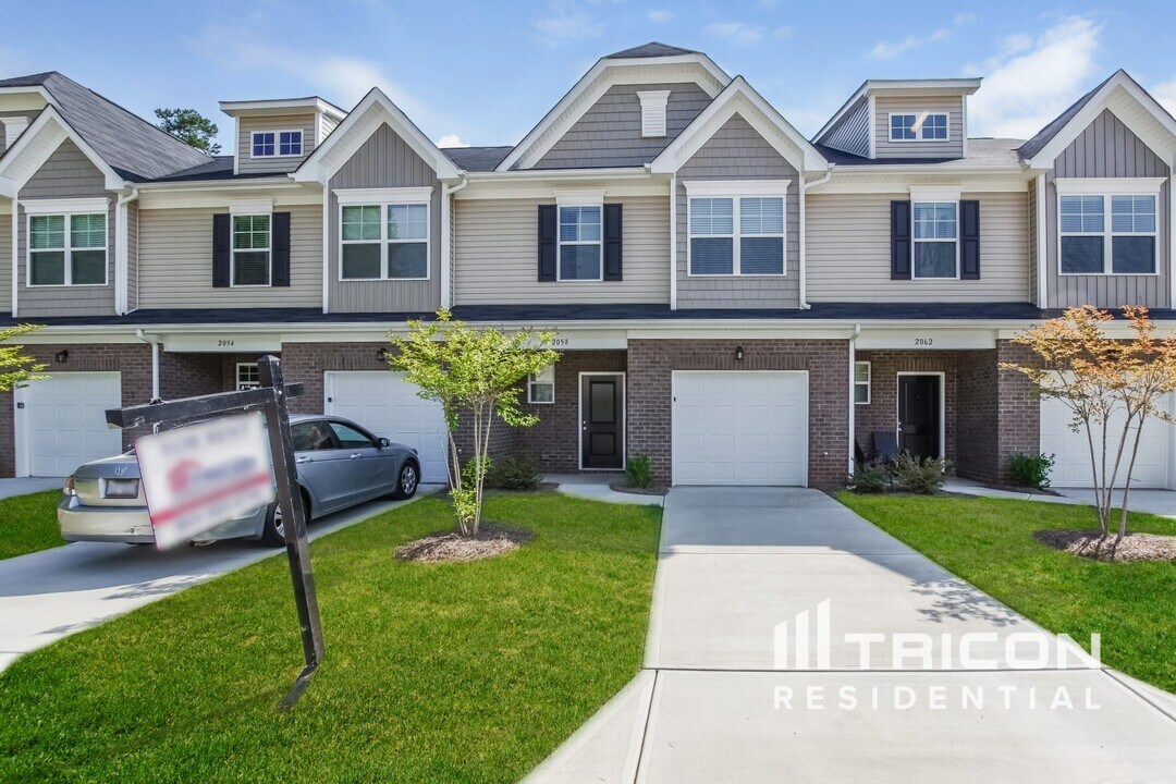 2058 Aragon Lane in Gastonia, NC - Foto de edificio
