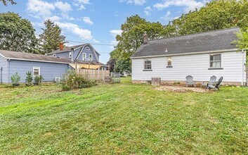 11 Hedge St in Rochester, NY - Building Photo - Building Photo