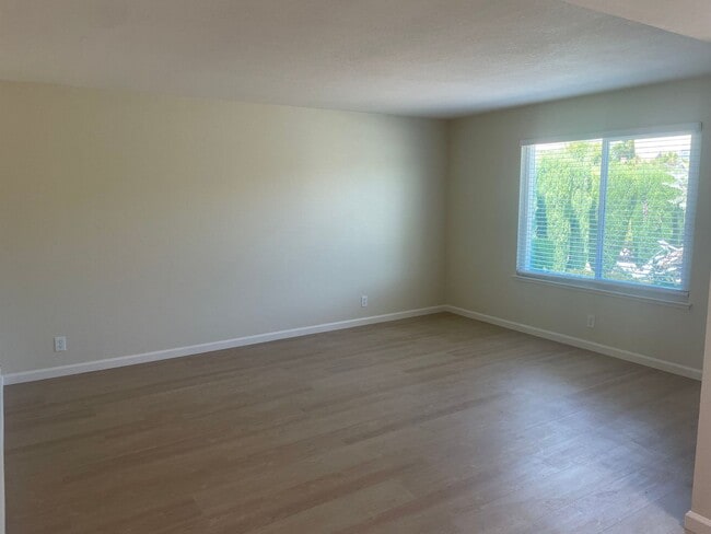 737 N White Rd in San Jose, CA - Building Photo - Building Photo
