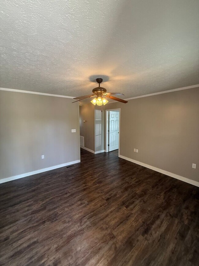 264 Peterson Ave in Auburn, KY - Building Photo - Building Photo