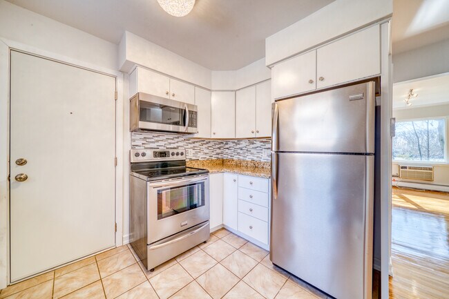 12 Rolling Ridge Rd, Unit B in Montvale, NJ - Building Photo - Building Photo