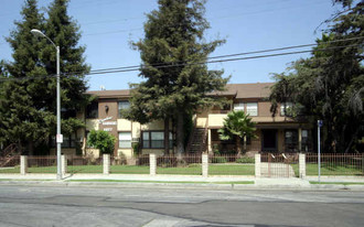 Crenshaw Gardens in Los Angeles, CA - Building Photo