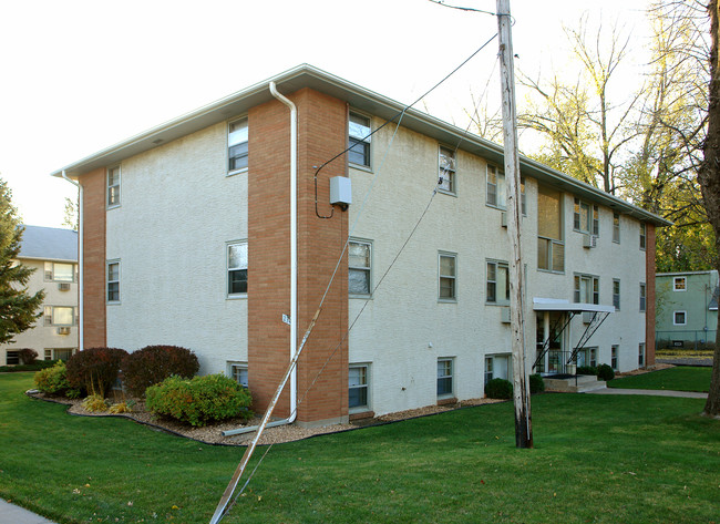 Annapolis Apartments in West St. Paul, MN - Foto de edificio - Building Photo