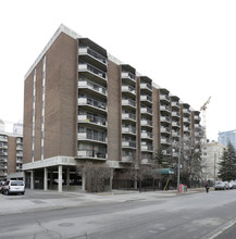 The Palisades in Calgary, AB - Building Photo - Building Photo