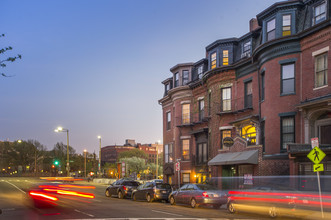 Arlington & Cortes in Boston, MA - Foto de edificio - Other