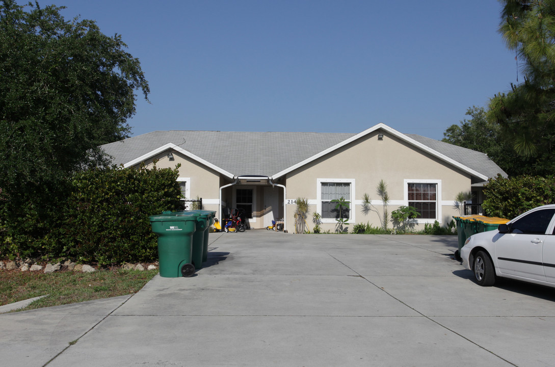 2147 55th Ter SW in Naples, FL - Building Photo