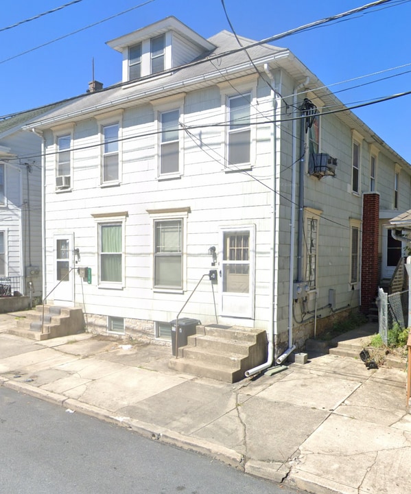 175 Kennedy St, Unit B in Chambersburg, PA - Building Photo