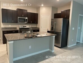 9811 Quadrangle Ct in Sun City Center, FL - Building Photo - Building Photo