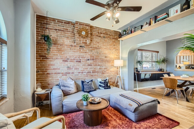 property at 3546 N Humboldt St