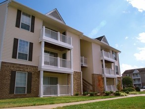 Rohoic Wood Apartments and Townhomes in Petersburg, VA - Building Photo - Building Photo