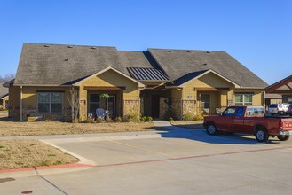 SilverLeaf Apartments at Gun Barrel City in Gun Barrel City, TX - Foto de edificio - Building Photo