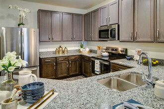 Allure Apollo in Camp Springs, MD - Foto de edificio - Building Photo