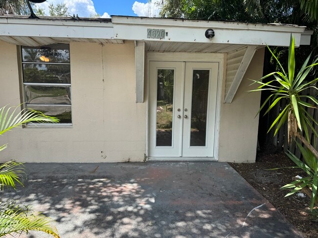4620 McGregor Blvd, Unit 2B-1B Apartment