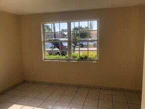 3321 SW 91 Ave in Miami, FL - Building Photo - Building Photo