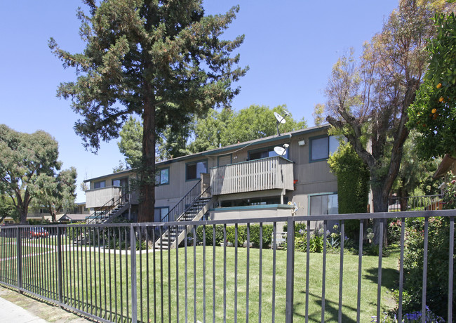 Jackson Place Apartments in San Jose, CA - Building Photo - Building Photo