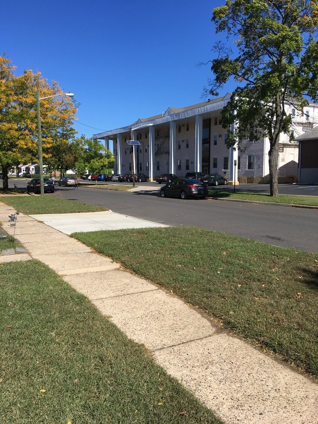 110 4th Ave, Unit 1 in Roebling, NJ - Building Photo - Building Photo