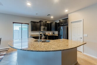 25931 W Oraibi Dr in Buckeye, AZ - Foto de edificio - Building Photo