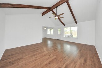 10327 Sageburrow Dr in Houston, TX - Building Photo - Building Photo