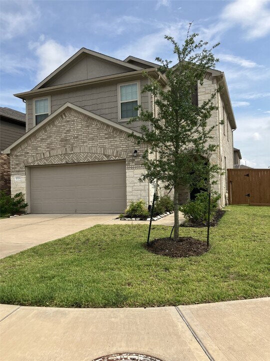 1028 Laguna Cv Dr in Katy, TX - Foto de edificio
