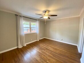 3660 Peachtree Rd NE in Atlanta, GA - Foto de edificio - Building Photo