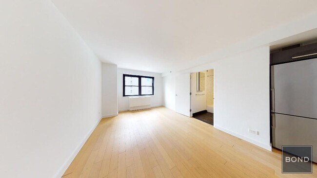 property at 222 E 39th St