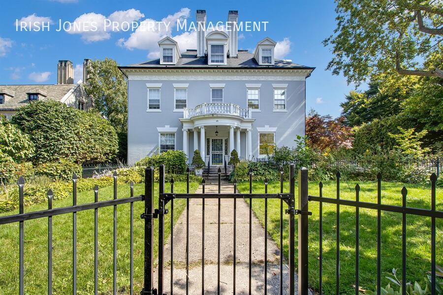 63 Oakland Pl in Buffalo, NY - Building Photo