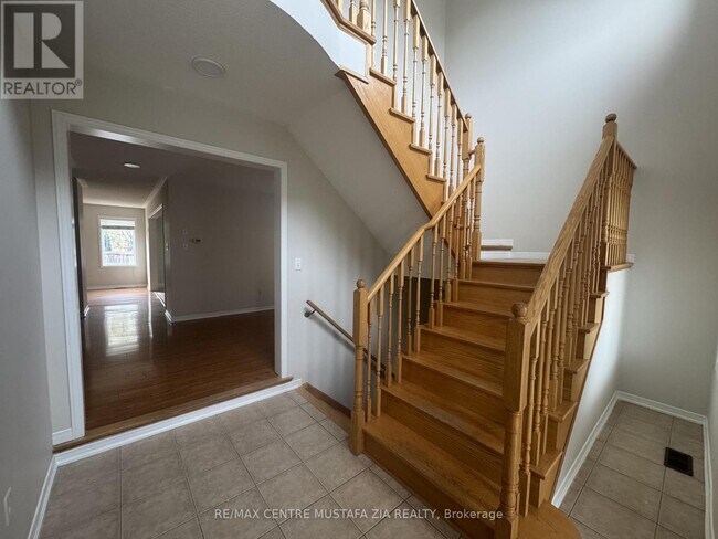 158 Lavery Heights in Milton, ON - Building Photo - Building Photo