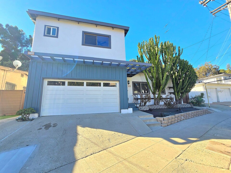 2988 Reynard Way in San Diego, CA - Building Photo