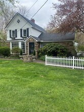 35755 Miles Rd in Moreland Hills, OH - Building Photo - Building Photo