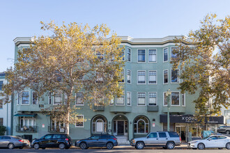 240 Grand in Oakland, CA - Foto de edificio - Building Photo