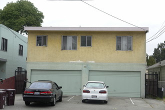 2906 High St in Oakland, CA - Building Photo - Building Photo